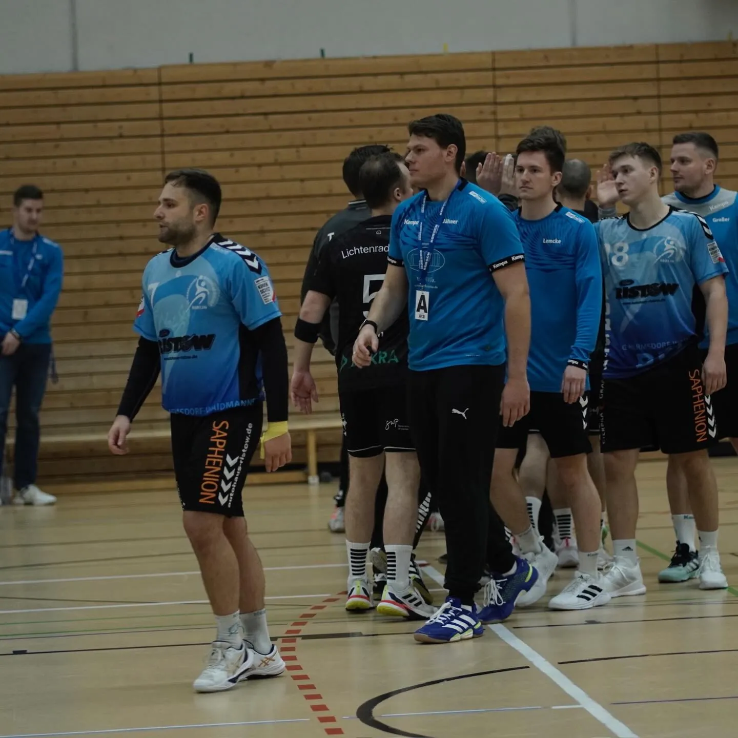 Foto 8 zum Beitrag In der Oberliga trafen im Topspiel der Tabelle der Zweite und der Dritte aufeinander. Die Partie hie