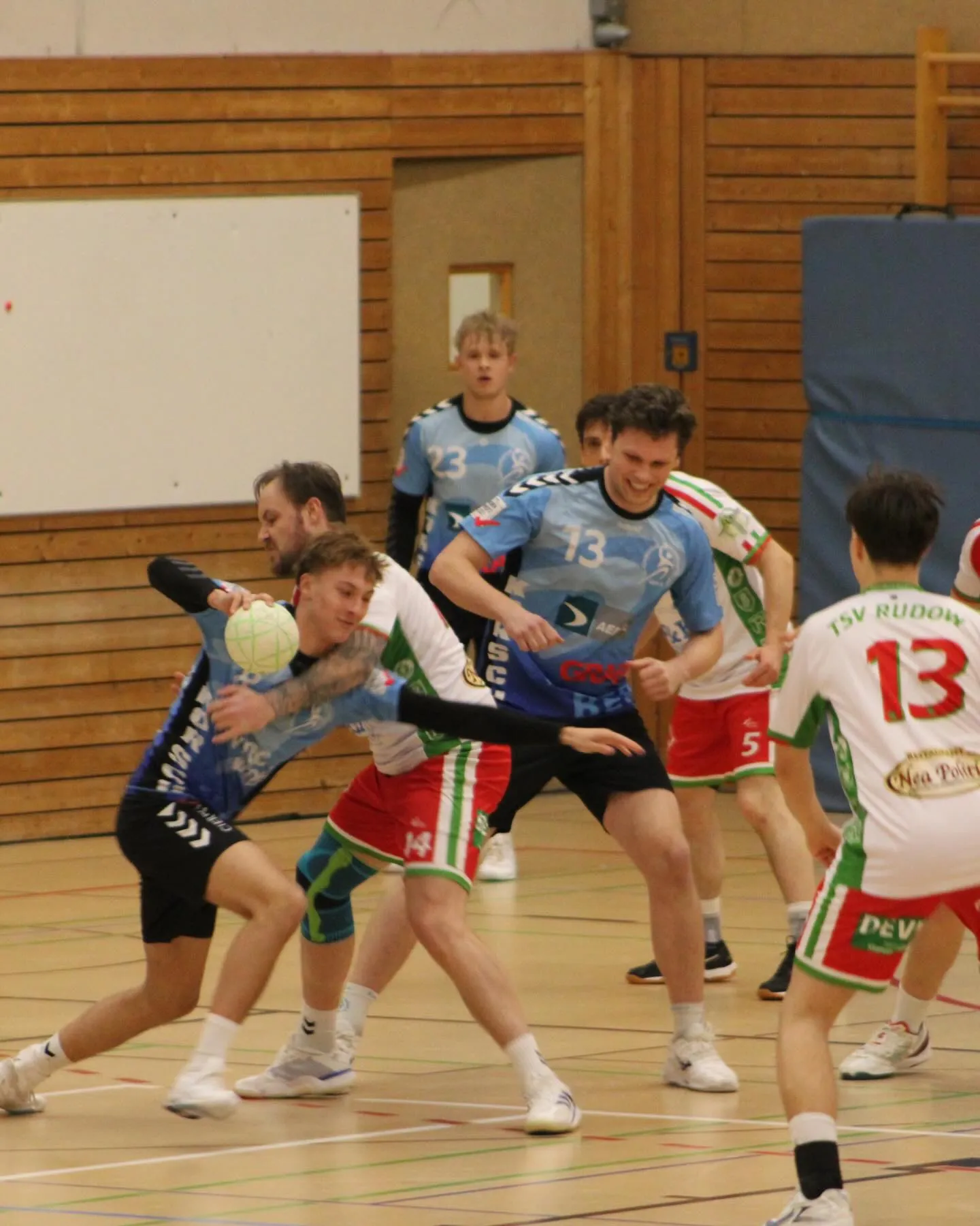 Foto 6 zum Beitrag Als Tabellenführer gingen unsere 2. Männer als klarer Favorit ins Spiel gegen Rudow II