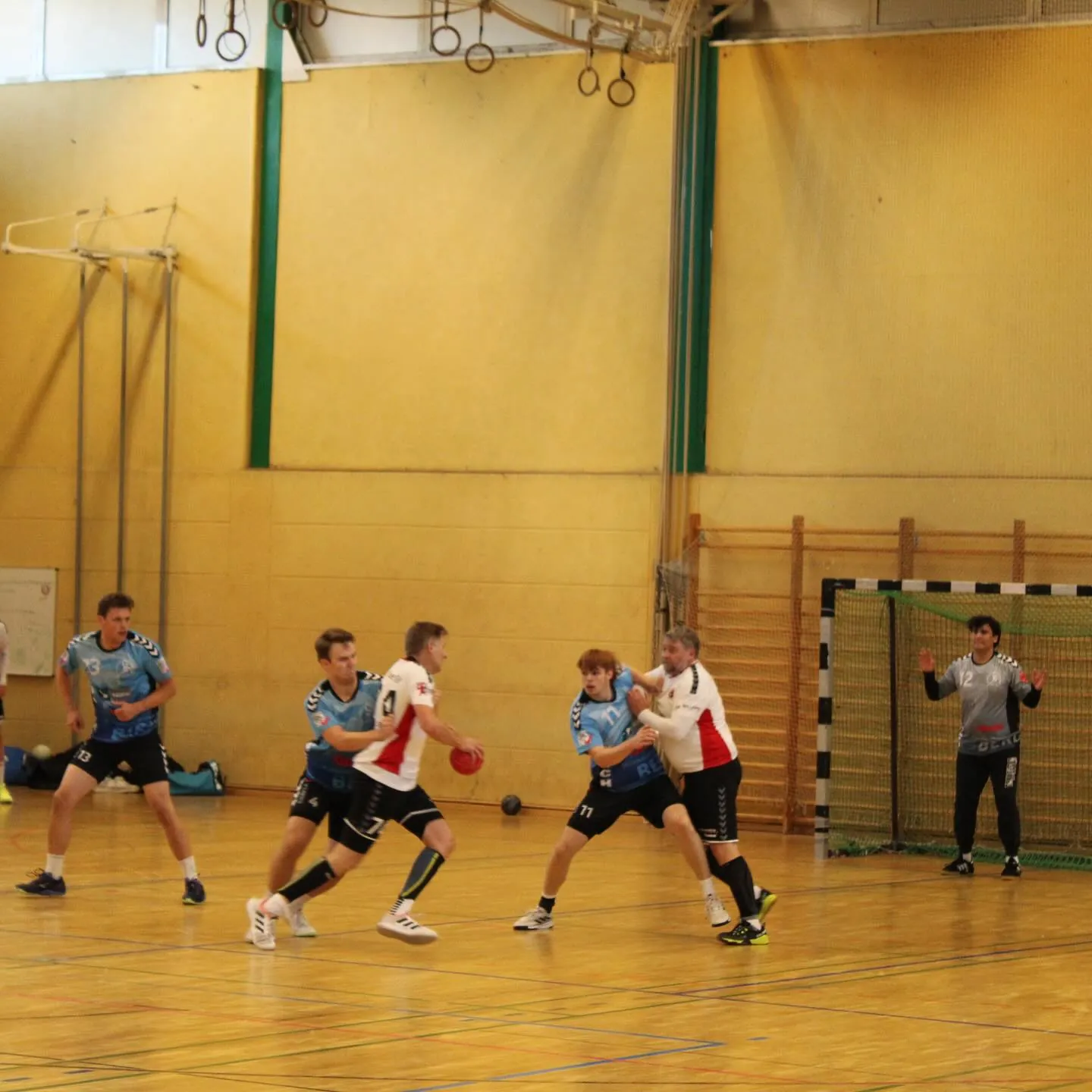Foto 4 zum Beitrag Lichtenrader SV II -  2. Männer - 34:28 (18:15)