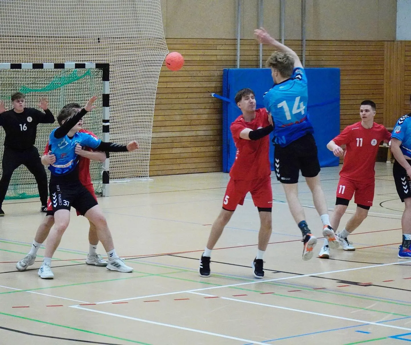 Foto 5 zum Beitrag Die mA bezwingt die @sgnarvaberlin im Pokal Viertelfinale und erreicht das #finalfour !