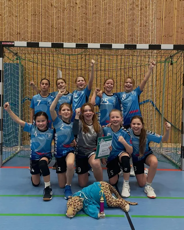Vorschaubild: Turniersieg der wE beim Neujahrsturnier von @oranienburgerhc